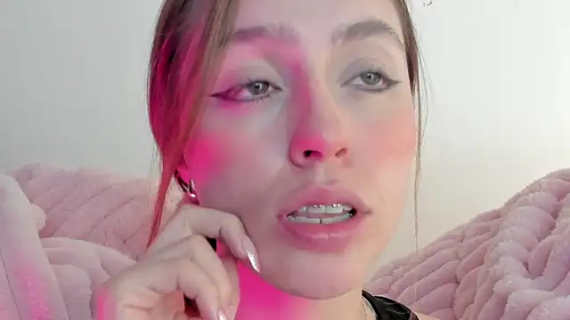 Snapshot of SofiaGc chatting on February 16, 3:47 am SofiaGc online show from February 16, 3:47 am