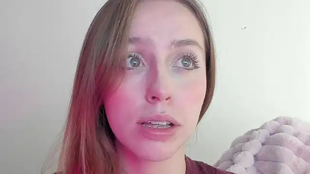 Snapshot of SofiaGc chatting on February 23, 3:45 am SofiaGc online show from February 23, 3:45 am