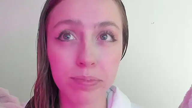 Snapshot of SofiaGc chatting on March 18, 3:53 am SofiaGc online show from March 18, 3:53 am