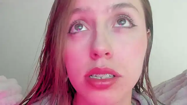 Snapshot of SofiaGc chatting on March 22, 3:20 am SofiaGc online show from March 22, 3:20 am