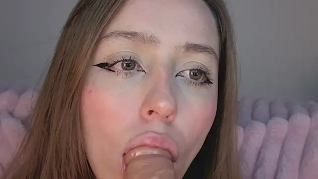 Snapshot of SofiaGc chatting on October 4, 3:37 am SofiaGc online show from October 4, 3:37 am