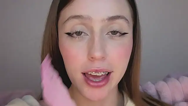 Snapshot of SofiaGc chatting on October 7, 3:25 am SofiaGc online show from October 7, 3:25 am