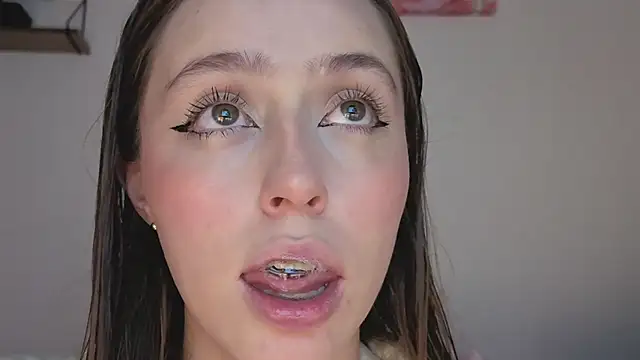 Snapshot of SofiaGc chatting on November 4, 3:49 am SofiaGc online show from November 4, 3:49 am