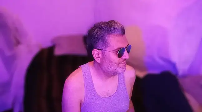 Snapshot of BushBator chatting on January 14, 7:38 am BushBator online show from January 14, 7:38 am