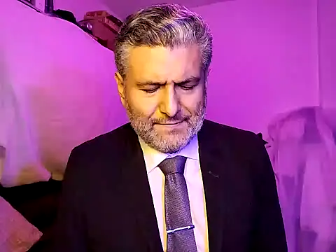 Snapshot of BushBator chatting on January 21, 7:04 am BushBator online show from January 21, 7:04 am