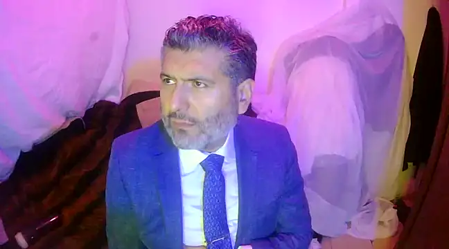 Snapshot of BushBator chatting on February 11, 6:51 am BushBator online show from February 11, 6:51 am