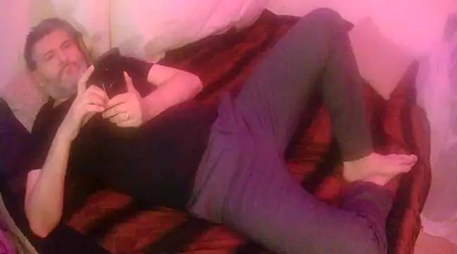 Snapshot of BushBator chatting on February 18, 6:48 am BushBator online show from February 18, 6:48 am