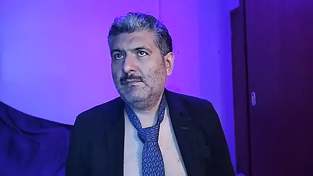 Snapshot of BushBator chatting on September 13, 6:57 am BushBator online show from September 13, 6:57 am