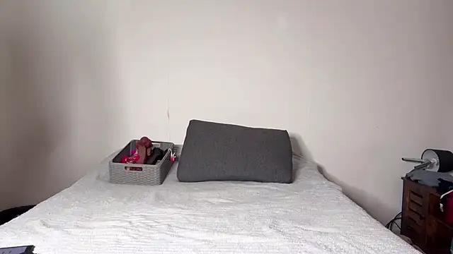 Snapshot of Caliiie-of chatting on March 23, 7:53 am Caliiie-of online show from March 23, 7:53 am