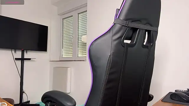 Snapshot of Caliiie-of chatting on November 5, 7:08 am Caliiie-of online show from November 5, 7:08 am