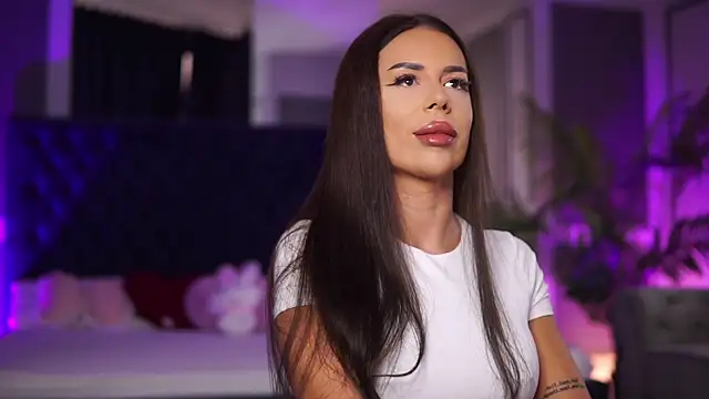 MissKiarra online show from September 26, 6:17 am