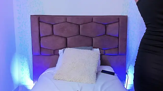 Eva ritz online show from December 8, 6:06 pm