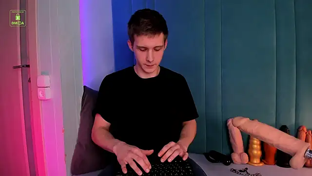 Snapshot of MarkGWalker chatting on February 14, 4:31 pm MarkGWalker online show from February 14, 4:31 pm