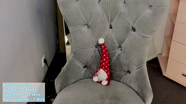 VioletMills online show from December 8, 11:19 pm