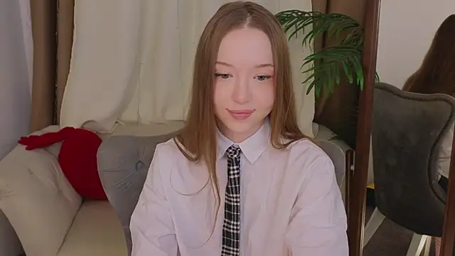 VioletMills online show from February 16, 9:05 pm