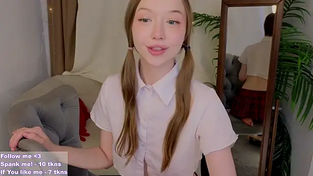 VioletMills online show from March 9, 1:35 am