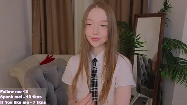 VioletMills online show from March 15, 9:05 pm