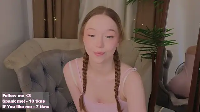 VioletMills online show from March 19, 9:37 pm