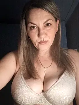 Snapshot of Ant0nina chatting on December 9, 10:41 pm Ant0nina online show from December 9, 10:41 pm