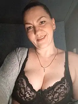 Snapshot of Ant0nina chatting on December 15, 10:04 pm Ant0nina online show from December 15, 10:04 pm