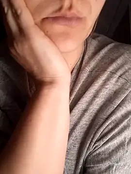 Snapshot of Ant0nina chatting on February 9, 6:37 pm Ant0nina online show from February 9, 6:37 pm