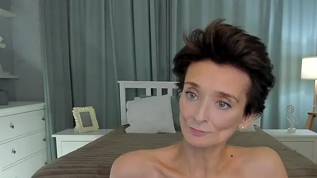 SimonaDeBeauvoir online show from December 20, 1:54 pm