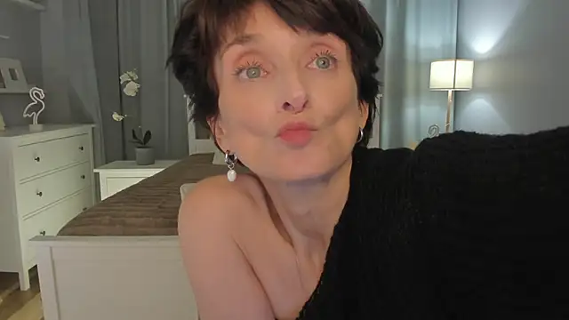 SimonaDeBeauvoir online show from February 13, 1:59 pm