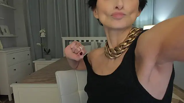 SimonaDeBeauvoir online show from March 15, 2:45 pm