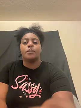 Snapshot of prettlovely14 chatting on December 18, 5:13 am prettlovely14 online show from December 18, 5:13 am