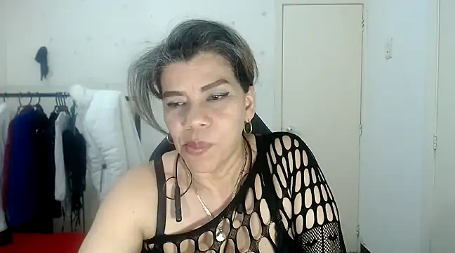 Snapshot of vikyadams chatting on February 24, 4:58 pm vikyadams online show from February 24, 4:58 pm