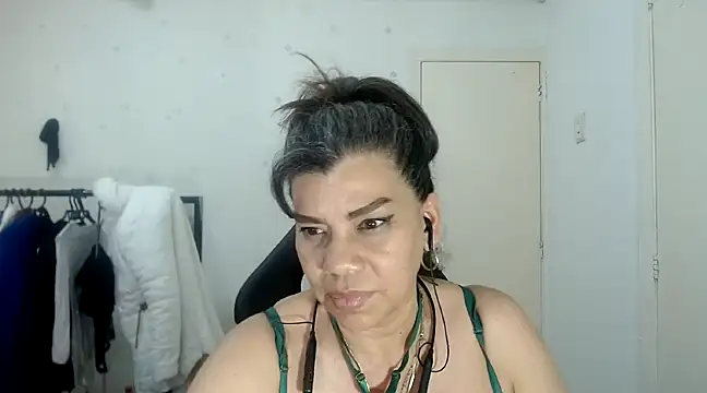 Snapshot of vikyadams chatting on February 24, 8:03 pm vikyadams online show from February 24, 8:03 pm