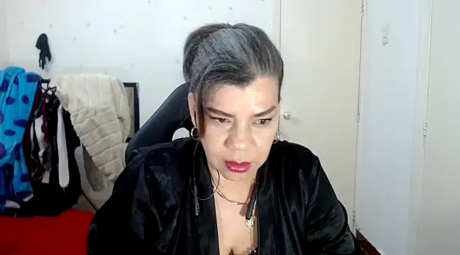 Snapshot of vikyadams chatting on February 27, 7:23 am vikyadams online show from February 27, 7:23 am