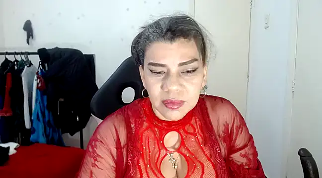 Snapshot of vikyadams chatting on March 6, 11:58 am vikyadams online show from March 6, 11:58 am