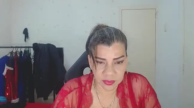 Snapshot of vikyadams chatting on March 7, 10:32 pm vikyadams online show from March 7, 10:32 pm