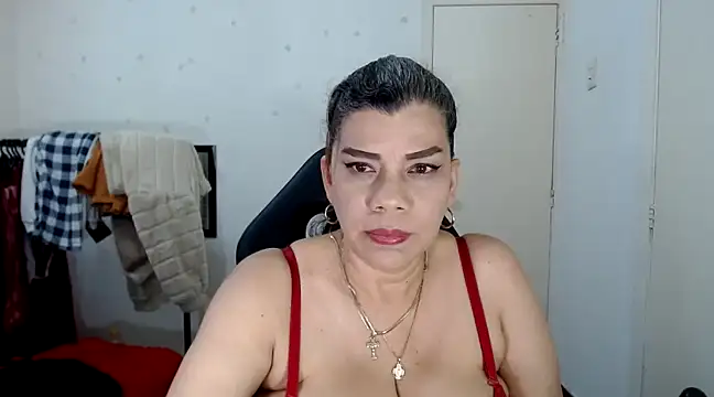 Snapshot of vikyadams chatting on March 13, 10:43 pm vikyadams online show from March 13, 10:43 pm