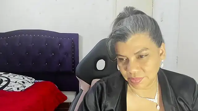 Snapshot of vikyadams chatting on September 20, 2:40 pm vikyadams online show from September 20, 2:40 pm