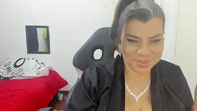 Snapshot of vikyadams chatting on October 8, 3:09 pm vikyadams online show from October 8, 3:09 pm