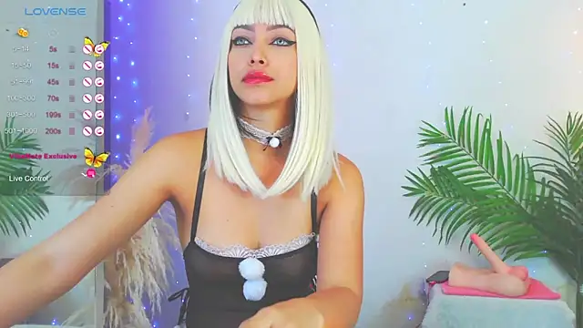 catalina  lovers online show from December 18, 3:33 pm