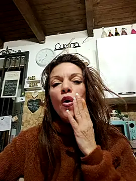 Snapshot of vampvanna23 chatting on December 16, 10:37 pm vampvanna23 online show from December 16, 10:37 pm