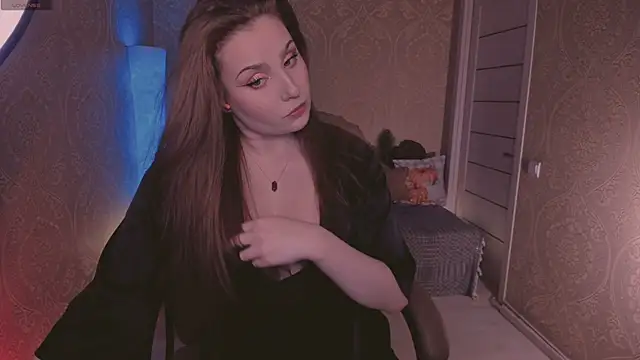 Snapshot of Eesmaaarrr chatting on October 13, 11:05 pm Eesmaaarrr online show from October 13, 11:05 pm