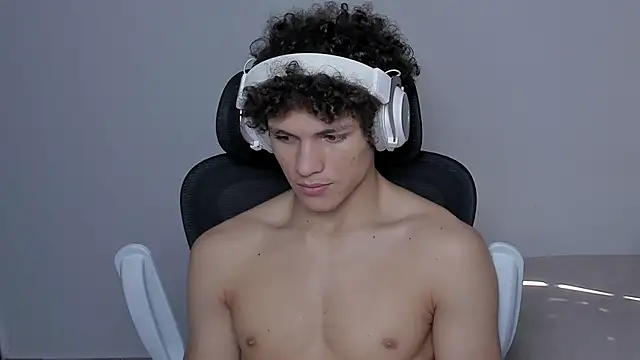 laurent nova online show from November 6, 5:47 pm