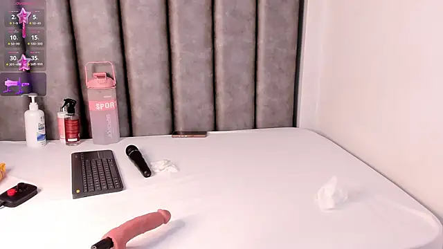 Snapshot of Katy_thompson_ chatting on November 9, 4:00 am Katy thompson online show from November 9, 4:00 am