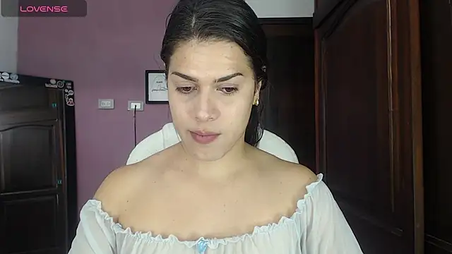 Luciana Ortiz1 online show from December 13, 3:00 pm