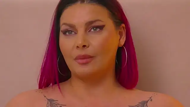 Snapshot of RissaRheys chatting on February 14, 12:41 am RissaRheys online show from February 14, 12:41 am