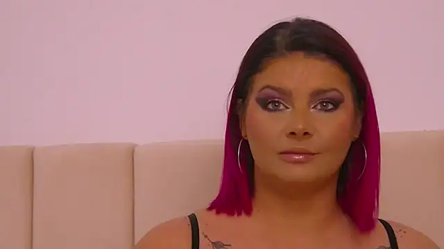 Snapshot of RissaRheys chatting on February 28, 8:18 pm RissaRheys online show from February 28, 8:18 pm