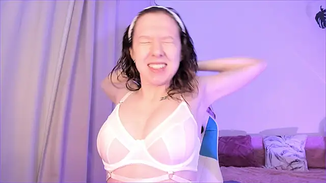 Viktoria Oliverr online show from September 21, 6:04 am