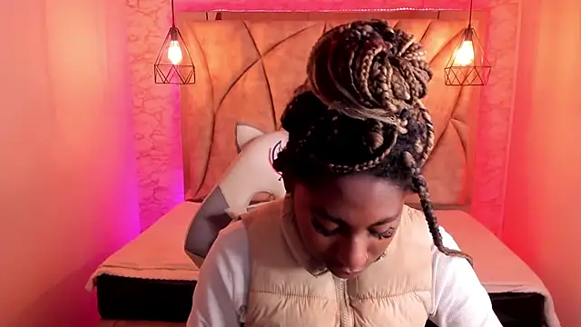 Queen perla  online show from February 2, 3:10 am