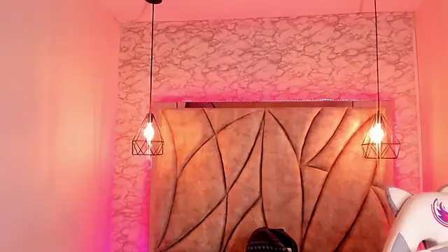 Queen perla  online show from February 16, 7:49 pm