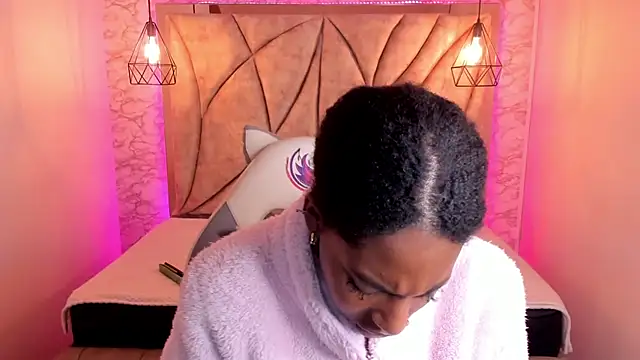 Queen perla  online show from February 25, 12:24 pm