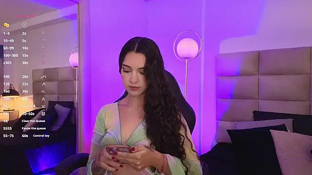 Snapshot of mssjulia chatting on December 13, 8:37 pm mssjulia online show from December 13, 8:37 pm